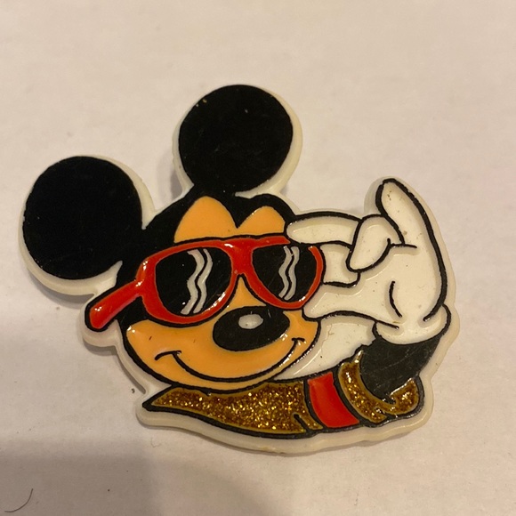 Vintage Mickey Mouse pin. The Walt Disney Co. - Picture 1 of 2